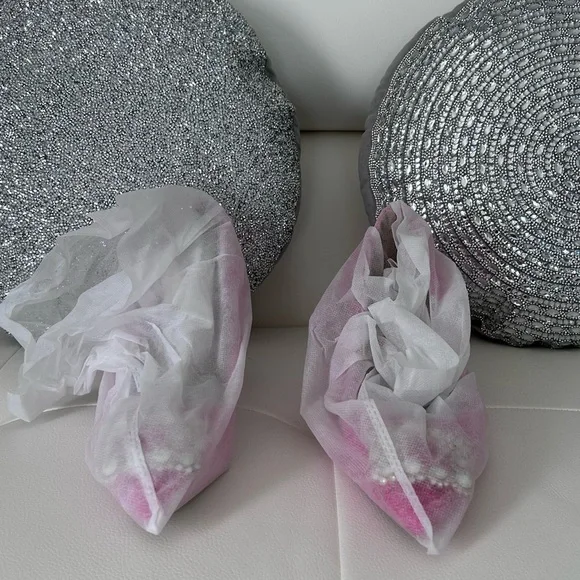 NWOT 💖 Pink Satin Heels with crystal - Picture 16 of 17